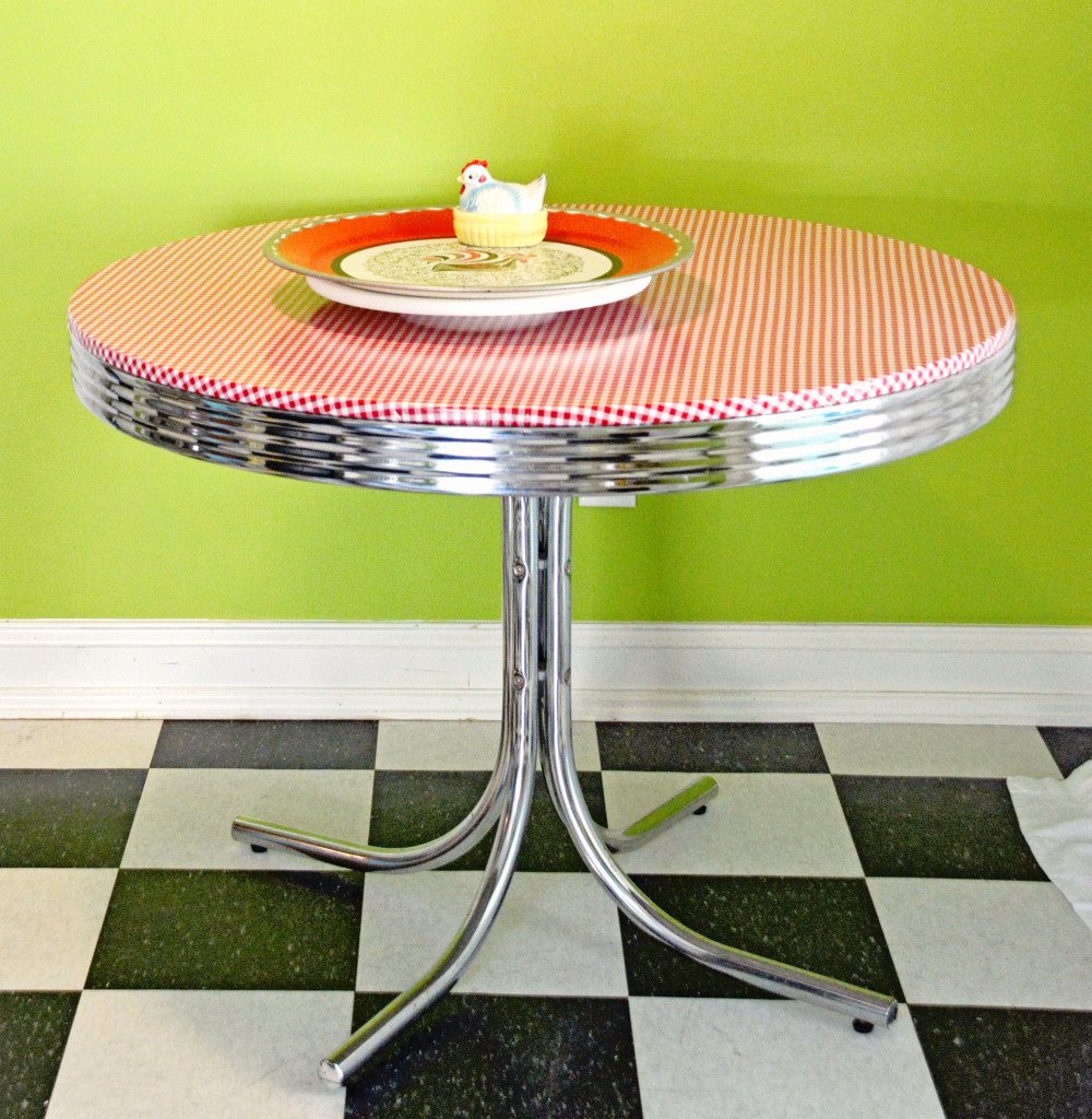 Динер винер. Oilcloth for the Table. Knoll Smalto Dining Table.